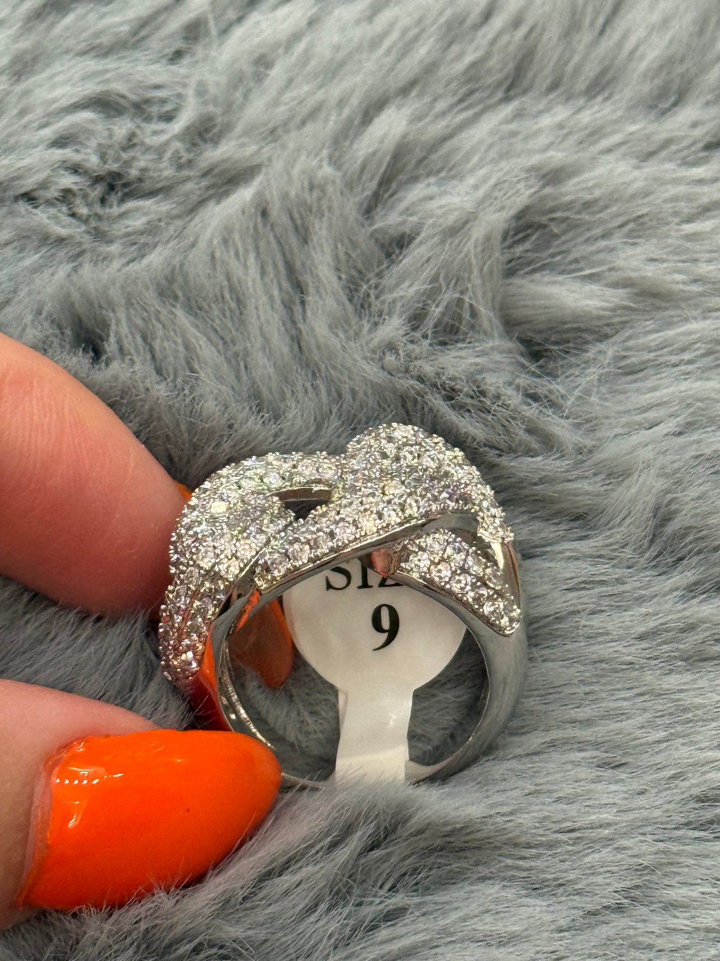 Anello intrecciato